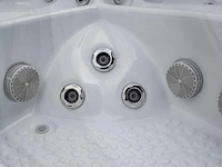 Jacuzzi en buitenspa - vonato - zorenta - vrijstaand 5 persoons bad - afbeelding 5 van  14
