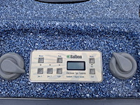 Jacuzzi en buitenspa - afbeelding 17 van  28