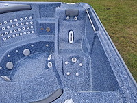Jacuzzi en buitenspa - afbeelding 26 van  28