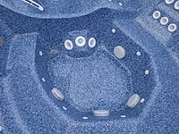 Jacuzzi en buitenspa - afbeelding 25 van  28