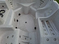 Jacuzzi en buitenspa - afbeelding 24 van  31
