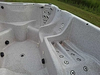 Jacuzzi en buitenspa - afbeelding 23 van  31
