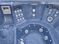 Jacuzzi en buitenspa - afbeelding 15 van  28