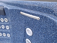 Jacuzzi en buitenspa - afbeelding 23 van  28