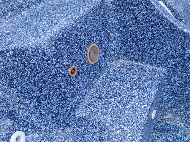 Jacuzzi en buitenspa - afbeelding 26 van  28