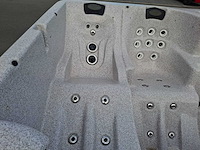 Jacuzzi en buitenspa - afbeelding 15 van  31