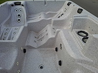 Jacuzzi en buitenspa - afbeelding 16 van  31