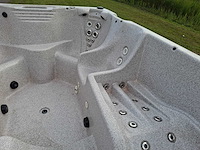 Jacuzzi en buitenspa - afbeelding 3 van  31