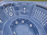 Jacuzzi en buitenspa - afbeelding 3 van  28