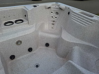 Jacuzzi en buitenspa - afbeelding 3 van  31