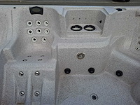 Jacuzzi en buitenspa - afbeelding 4 van  31