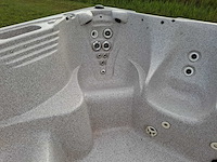 Jacuzzi en buitenspa - afbeelding 13 van  31