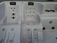 Jacuzzi en buitenspa - afbeelding 5 van  31