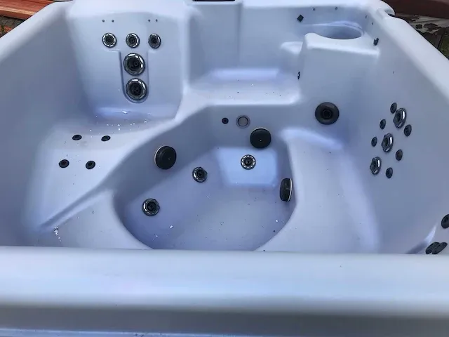 Jacuzzi - afbeelding 5 van  8