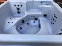 Jacuzzi - afbeelding 5 van  8
