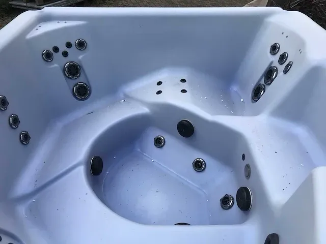 Jacuzzi - afbeelding 6 van  8