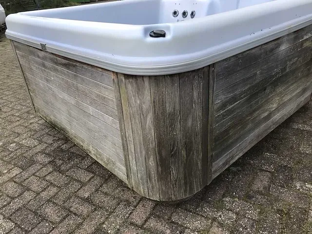 Jacuzzi - afbeelding 7 van  8