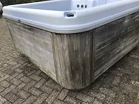 Jacuzzi - afbeelding 7 van  8