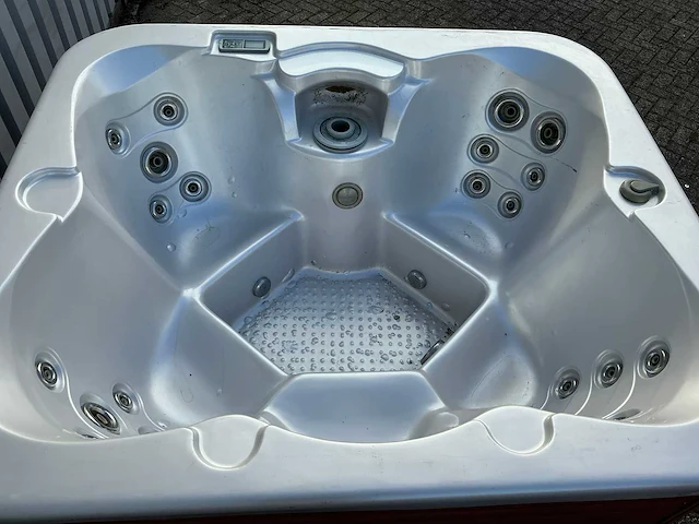 Jacuzzi - afbeelding 6 van  13
