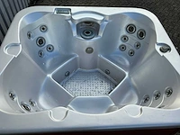 Jacuzzi - afbeelding 6 van  13