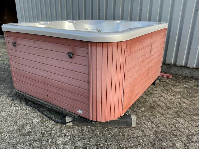 Jacuzzi - afbeelding 11 van  13