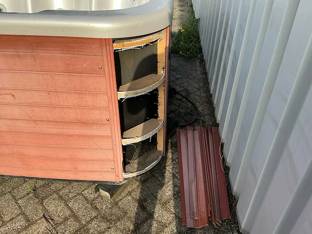 Jacuzzi - afbeelding 13 van  13