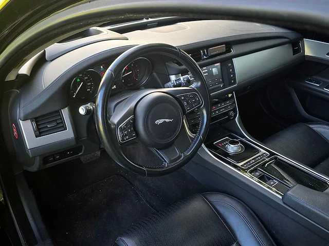 Jaguar - 2015 - xf - 2.0d portfolio - 103dkm - kh-882-z - afbeelding 25 van  25