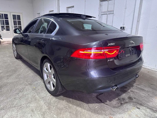 Jaguar - 2017 - xe - 2.0t automaat - us papers - afbeelding 20 van  26