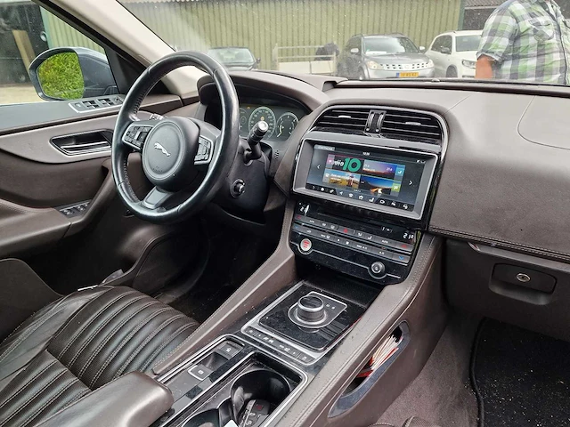 Jaguar - f-pace - 2.0 portf. awd 20d - nf-923-l - 2016 - afbeelding 10 van  21