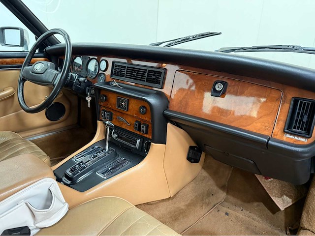 Jaguar - sovereign - xj 6 4.2 - serie 3 - oldtimer - 1983 - afbeelding 4 van  28