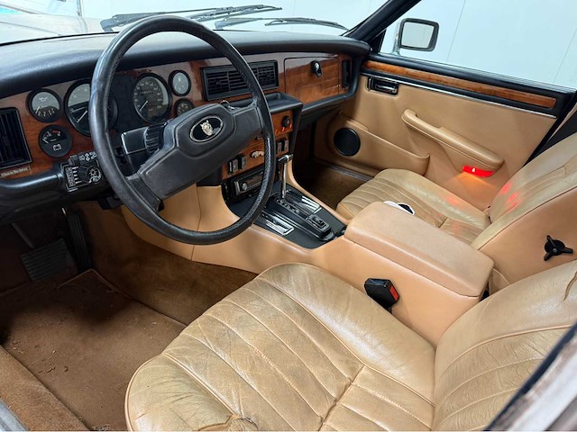 Jaguar - sovereign - xj 6 4.2 - serie 3 - oldtimer - 1983 - afbeelding 6 van  28