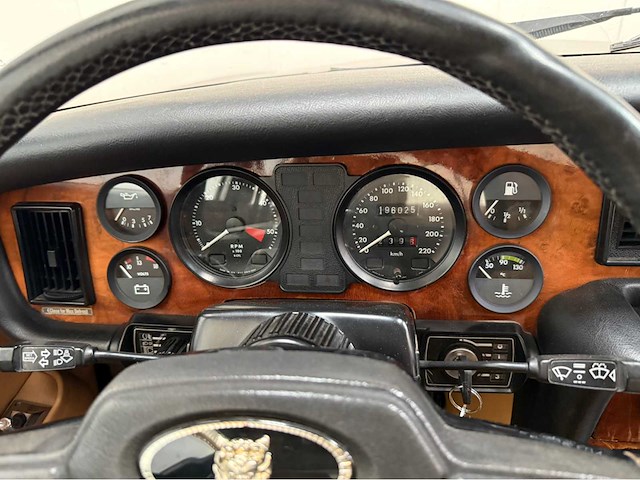 Jaguar - sovereign - xj 6 4.2 - serie 3 - oldtimer - 1983 - afbeelding 8 van  28