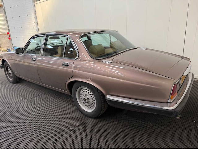 Jaguar - sovereign - xj 6 4.2 - serie 3 - oldtimer - 1983 - afbeelding 22 van  28