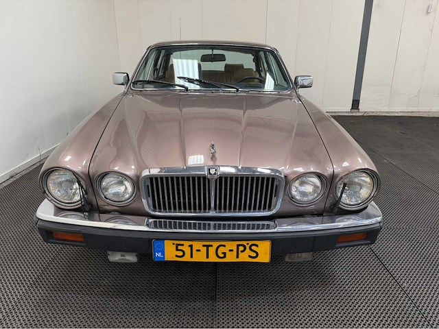 Jaguar - sovereign - xj 6 4.2 - serie 3 - oldtimer - 1983 - afbeelding 23 van  28
