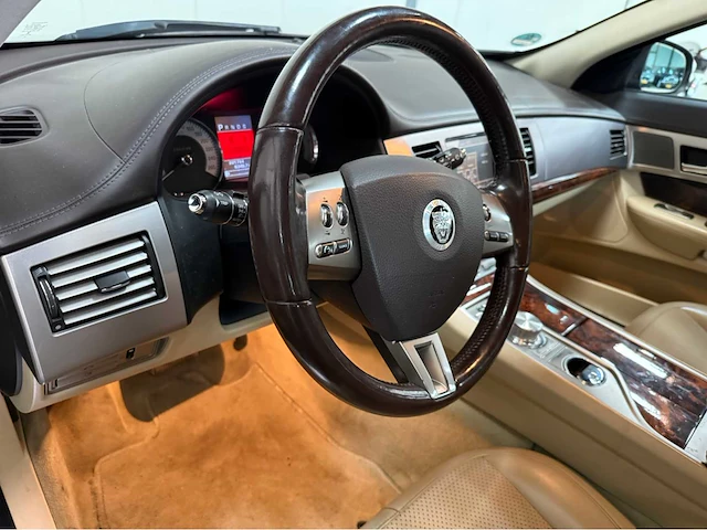 Jaguar - xf - personenauto - 2008 - afbeelding 2 van  30