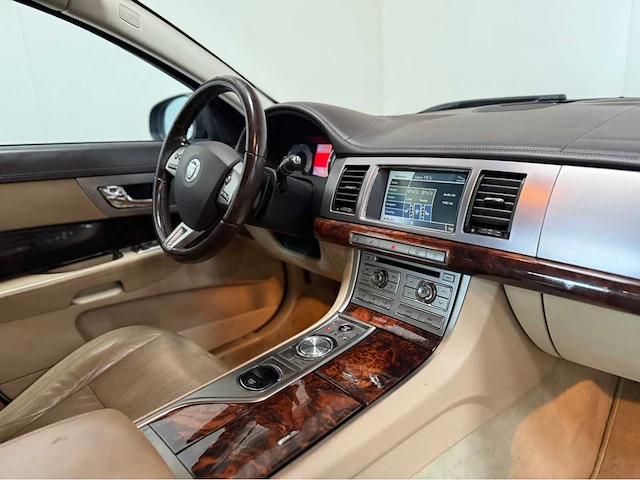 Jaguar - xf - personenauto - 2008 - afbeelding 6 van  30