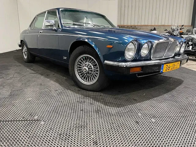 Jaguar - xj - 5.3 v12 he - oldtimer - 1980 - afbeelding 4 van  32