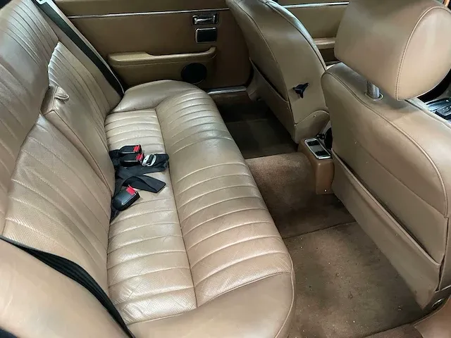 Jaguar - xj - 5.3 v12 he - oldtimer - 1980 - afbeelding 15 van  32