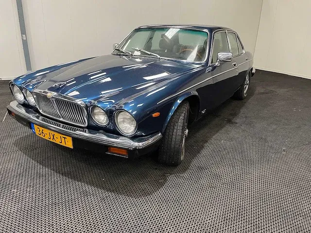 Jaguar - xj - 5.3 v12 he - oldtimer - 1980 - afbeelding 12 van  32