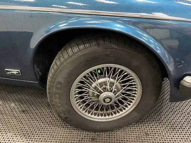 Jaguar - xj - 5.3 v12 he - oldtimer - 1980 - afbeelding 24 van  32