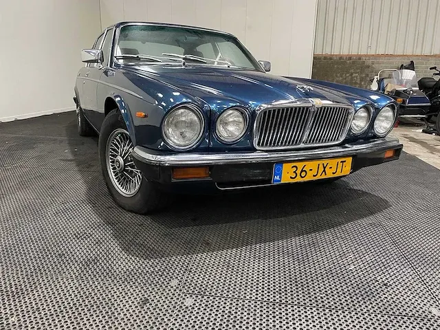 Jaguar - xj - 5.3 v12 he - oldtimer - 1980 - afbeelding 32 van  32
