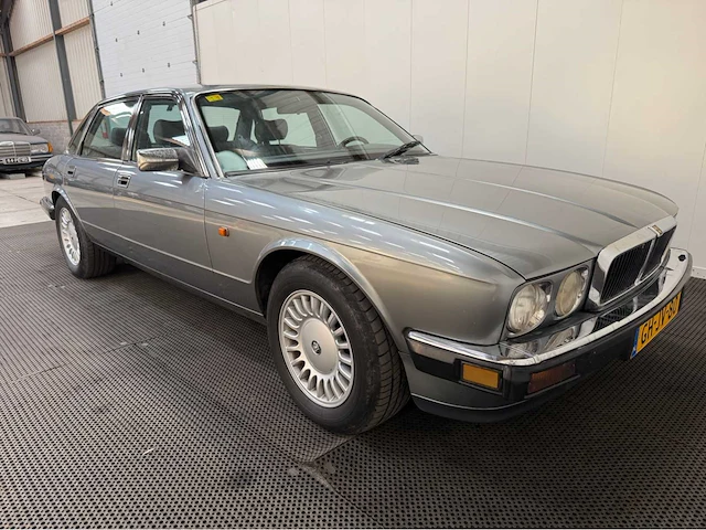 Jaguar - xj - v12 - oldtimer - 1993 - afbeelding 4 van  31