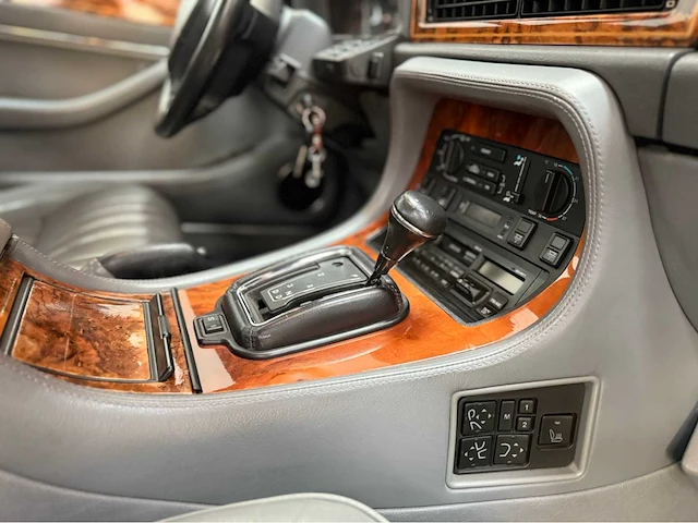 Jaguar - xj - v12 - oldtimer - 1993 - afbeelding 11 van  31