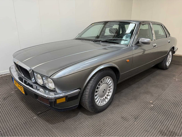 Jaguar - xj - v12 - oldtimer - 1993 - afbeelding 12 van  31