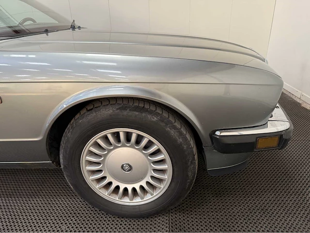 Jaguar - xj - v12 - oldtimer - 1993 - afbeelding 24 van  31