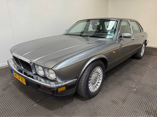 Jaguar - xj - v12 - oldtimer - 1993 - afbeelding 23 van  31