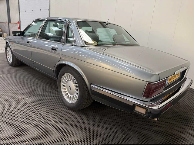 Jaguar - xj - v12 - oldtimer - 1993 - afbeelding 27 van  31