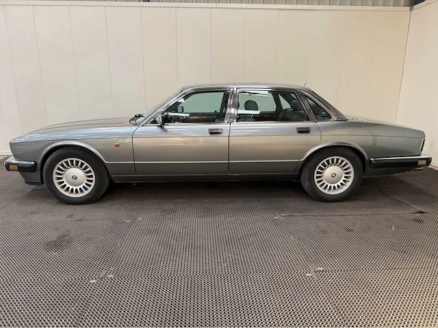 Jaguar - xj - v12 - oldtimer - 1993 - afbeelding 31 van  31