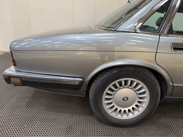 Jaguar - xj - v12 - oldtimer - 1993 - afbeelding 22 van  31