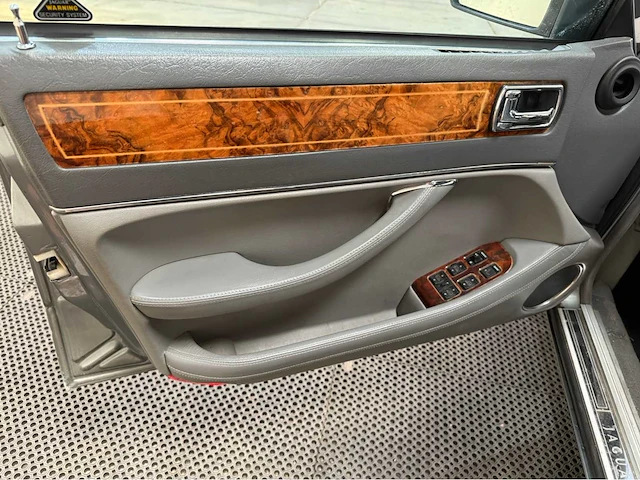 Jaguar - xj - v12 - oldtimer - 1993 - afbeelding 25 van  31